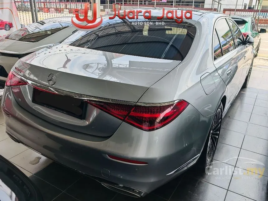 2022 Mercedes-Benz S580e Sedan