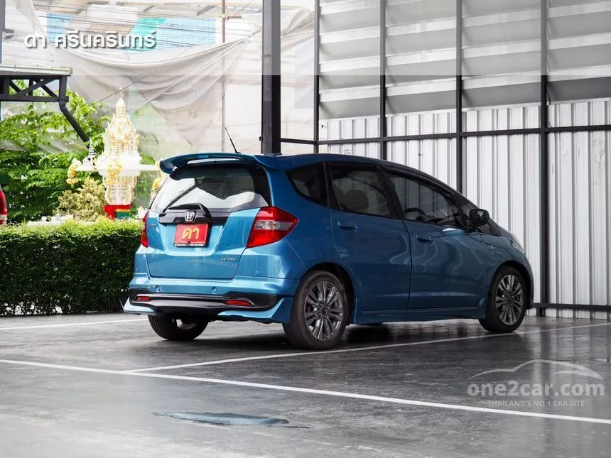 2012 Honda JAZZ V Hatchback