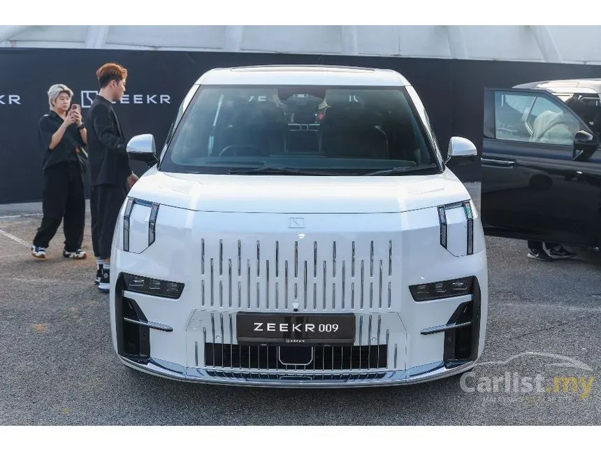 2025 Zeekr 009 Luxury MPV