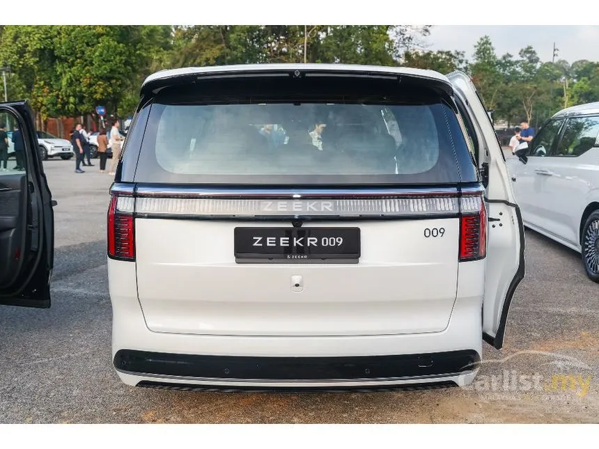 2025 Zeekr 009 Luxury MPV