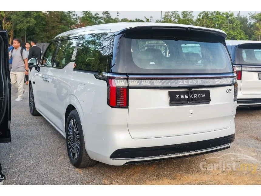 2025 Zeekr 009 Luxury MPV