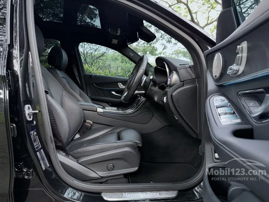 2022 Mercedes-Benz GLC200 Night Edition AMG Line SUV