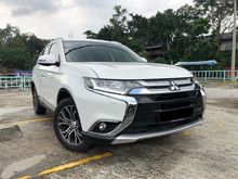 2017 Mitsubishi Outlander 2.4 SUV HIGH SPEC POWER BOOTS 7 SEATER