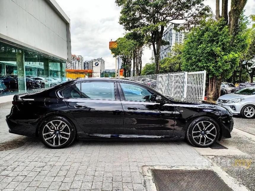 2022 BMW i7 xDrive60 M Sport Sedan