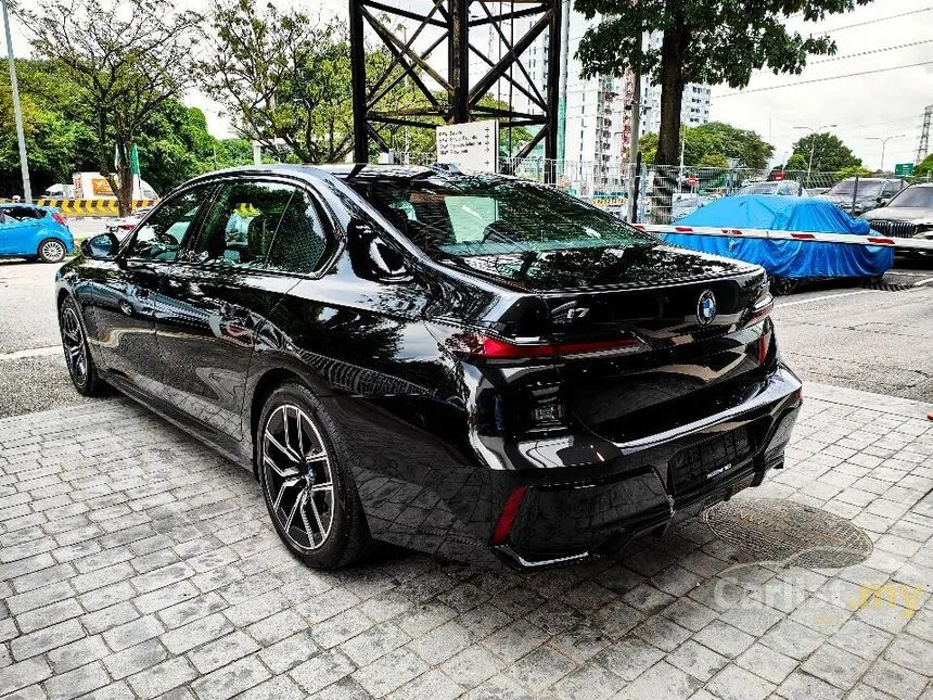 2022 BMW i7 xDrive60 M Sport Sedan