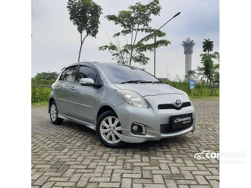 2013 Toyota Yaris S Hatchback