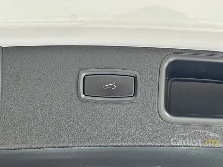 2022 Porsche Macan SUV