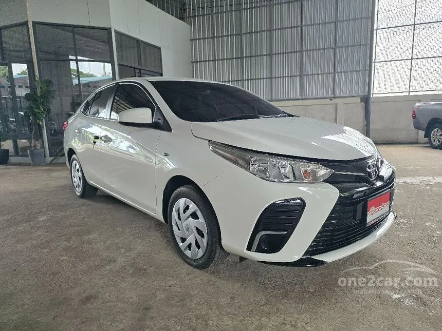 2022 Toyota Yaris Ativ Entry Sedan