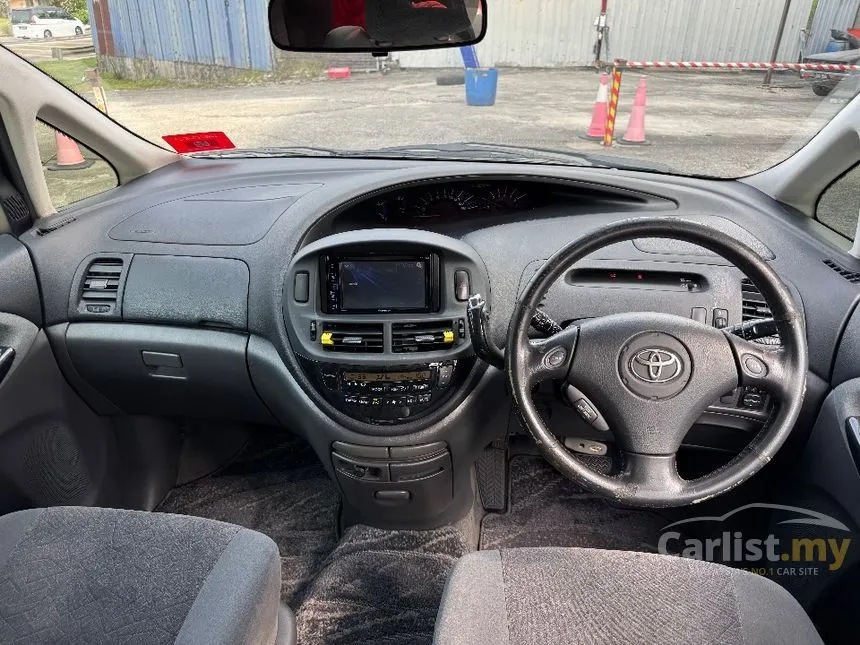 2004 Toyota Estima Aeras MPV