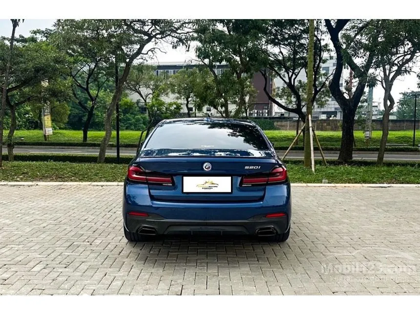 2023 BMW 520i M Sport Sedan