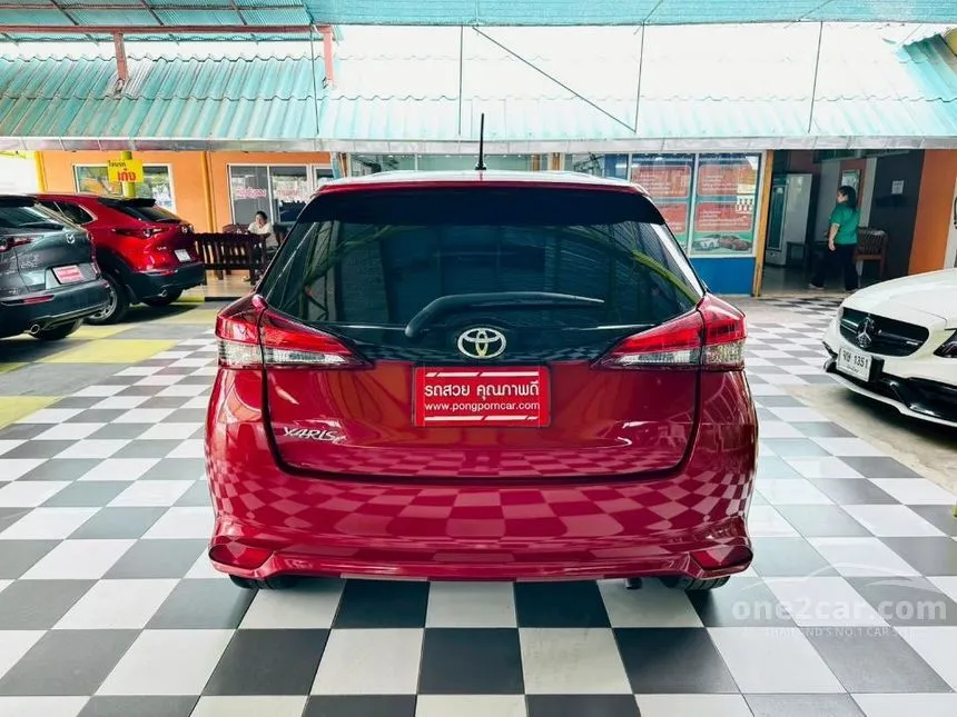 2021 Toyota YARIS Entry Hatchback