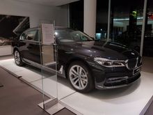 SPESIAL BIG PROMO, DISKON, DAN BONUS 2017 BMW 730Li 2.0 G12 Sedan