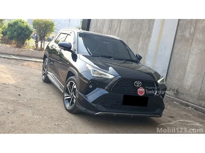 2023 Toyota Yaris Cross S HV (Premium colour) SUV