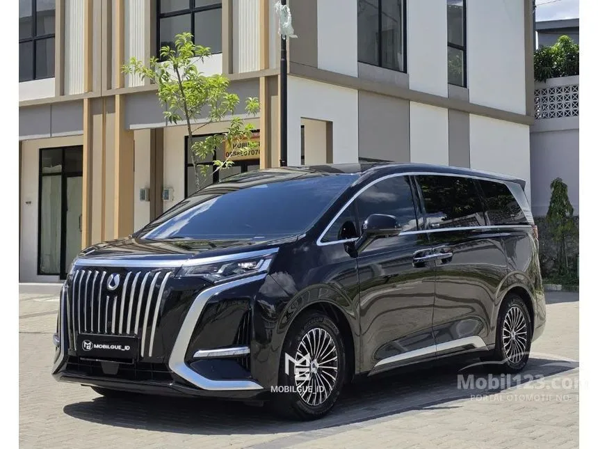 2025 Denza D9 Advanced MPV
