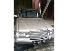 Dijual (nego)1989 Mercedes-Benz 300E 3.0 Sedan