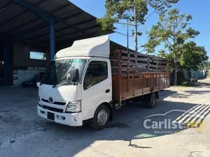 2012 Hino 300 Series 4.0 WU300R Lorry