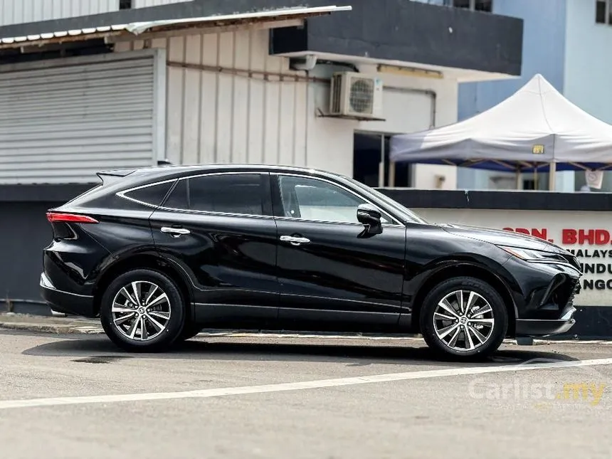 2025 Toyota Harrier Luxury SUV