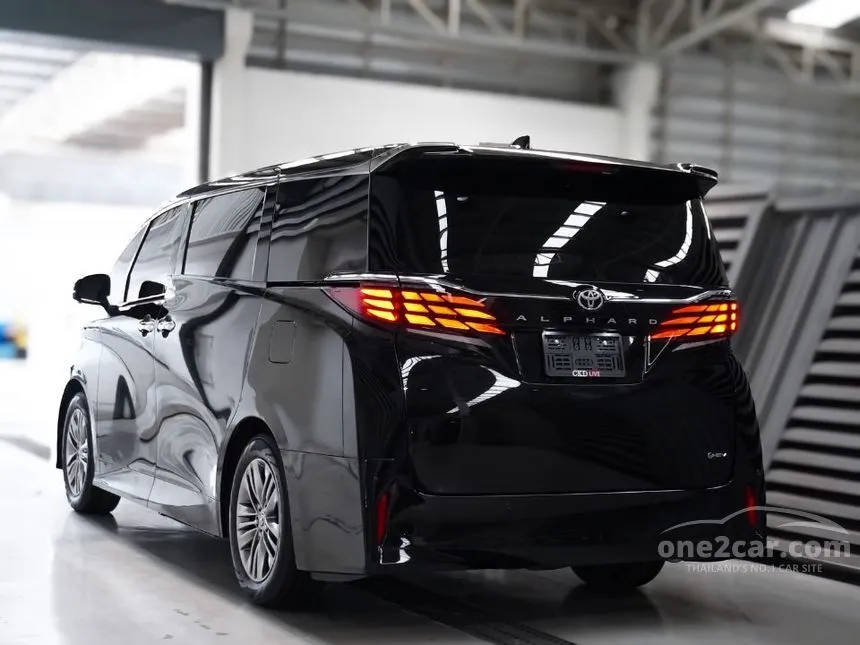 2026 Toyota ALPHARD HEV Luxury Van