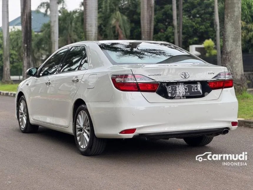 2015 Toyota Camry V Sedan
