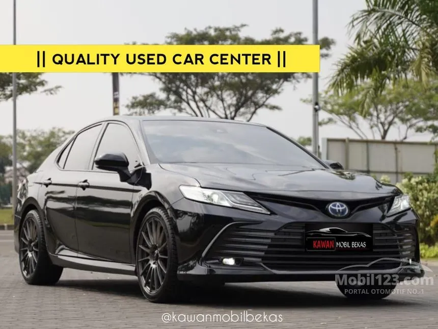 Jual Mobil Toyota Camry 2022 HV TSS 2 2.5 di Banten Automatic Sedan Hitam Rp 559.000.000