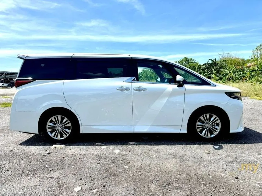 2024 Toyota Alphard Z 7-Seater MPV