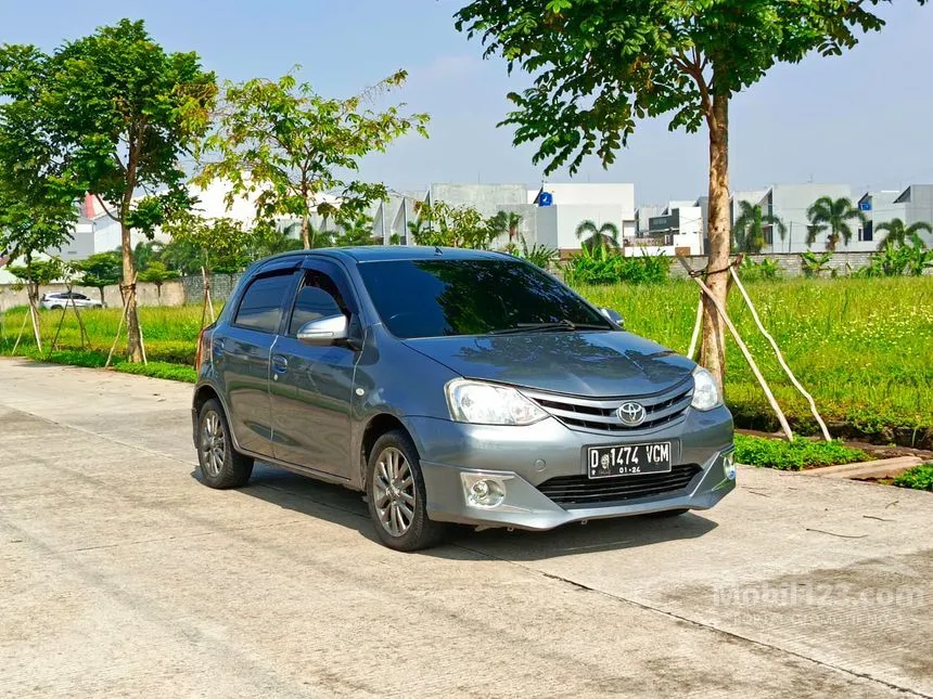 Jual Mobil Toyota Etios 2013 1.2 di Jawa Barat Manual Sedan Abu