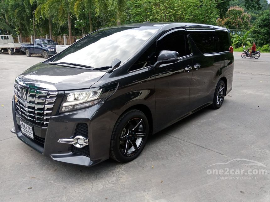 Toyota alphard 2017 года