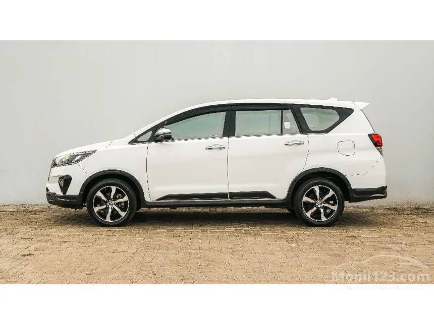 2021 Toyota Kijang Innova Venturer MPV