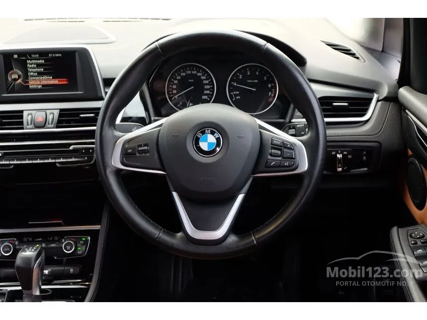 2016 BMW 218i Sport Line Hatchback