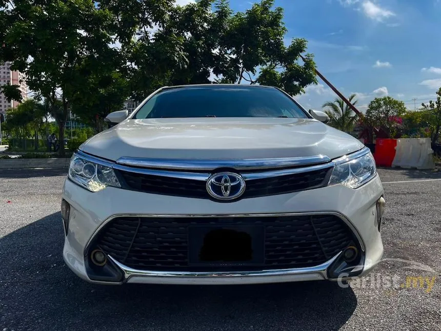 2015 Toyota Camry Hybrid Sedan