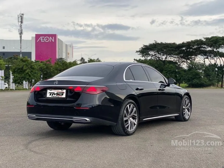 2022 Mercedes-Benz C300 AMG Line Sedan
