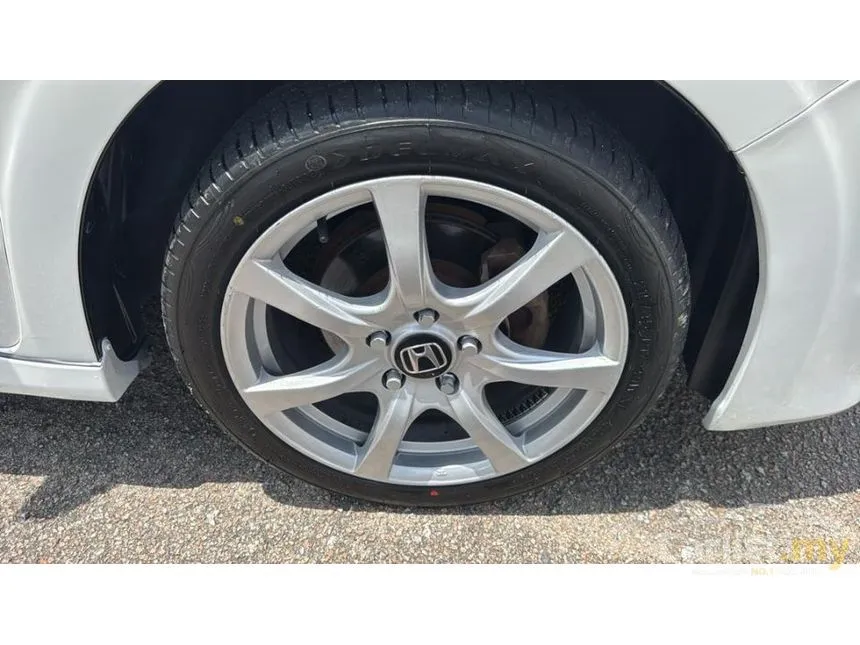 2010 Honda Stream RSZ MPV