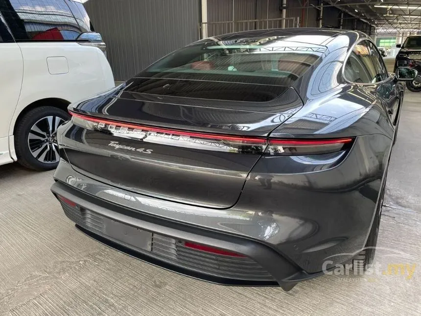 2020 Porsche Taycan 4S Sedan