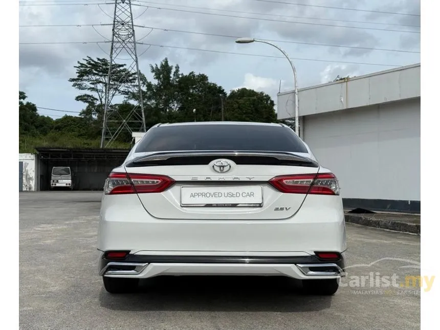 2019 Toyota Camry V Sedan