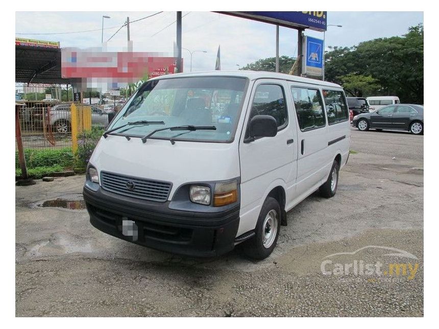 toyota hiace van 2005 model