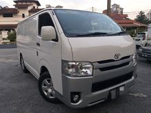 2015 Toyota Hiace 2.5 Panel Van-free gift