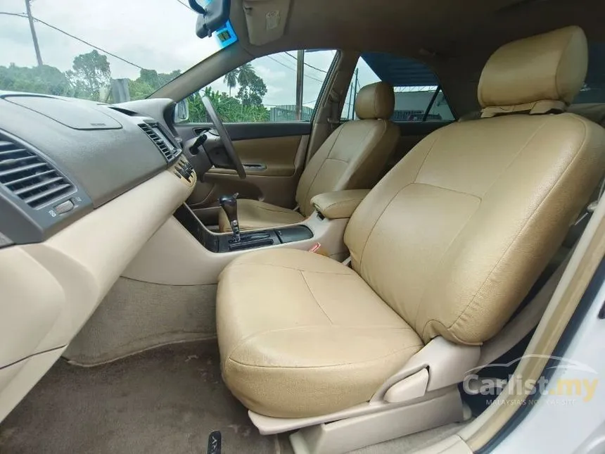 2003 Toyota Camry E (Solid) Sedan
