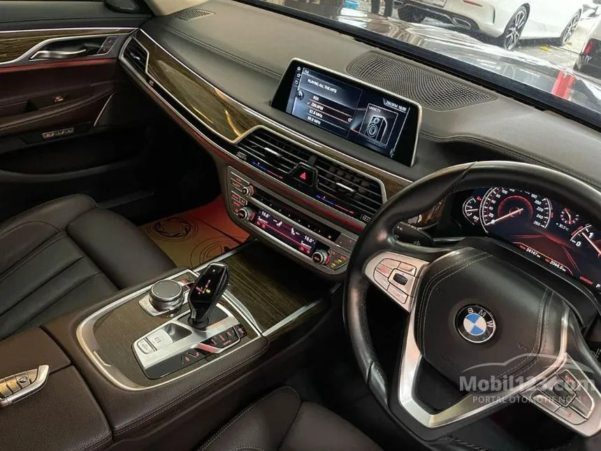2017 BMW 730Li Sedan
