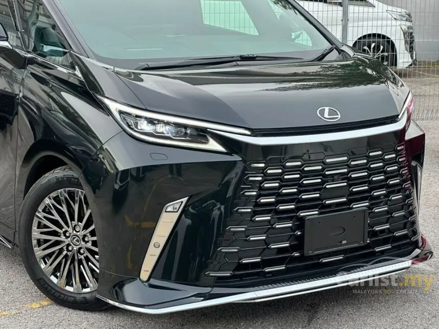 2024 Lexus LM 500h Version L 6 Seater MPV