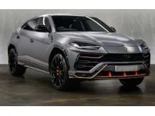 2021 Lamborghini Urus 4.0 V8  AKRAPOVIC EXHAUST