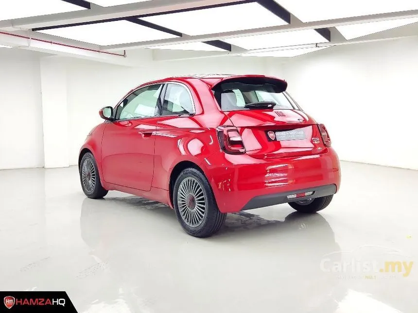 2022 Fiat 500e (RED) Hatchback