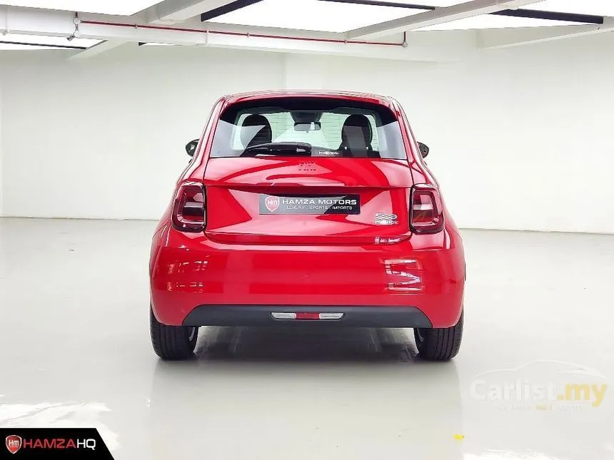 2022 Fiat 500e (RED) Hatchback