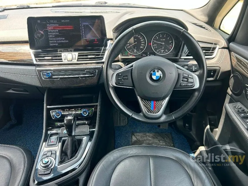 2015 BMW 220i Gran Tourer MPV