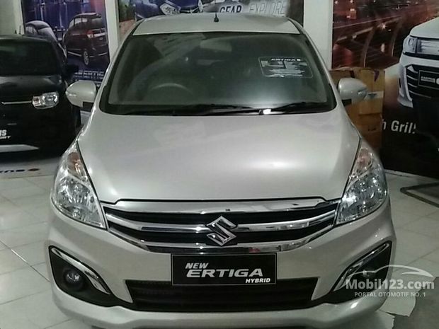 Suzuki Ertiga Hybrid ZDi Mobil Bekas Baru dijual di 