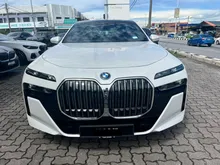 2026 BMW 750e 3.0 xDrive Pure Excellence Sedan