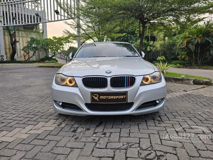 Jual Mobil BMW 320i 2011 2.0 di DKI Jakarta Automatic Sedan Silver Rp 189.000.000