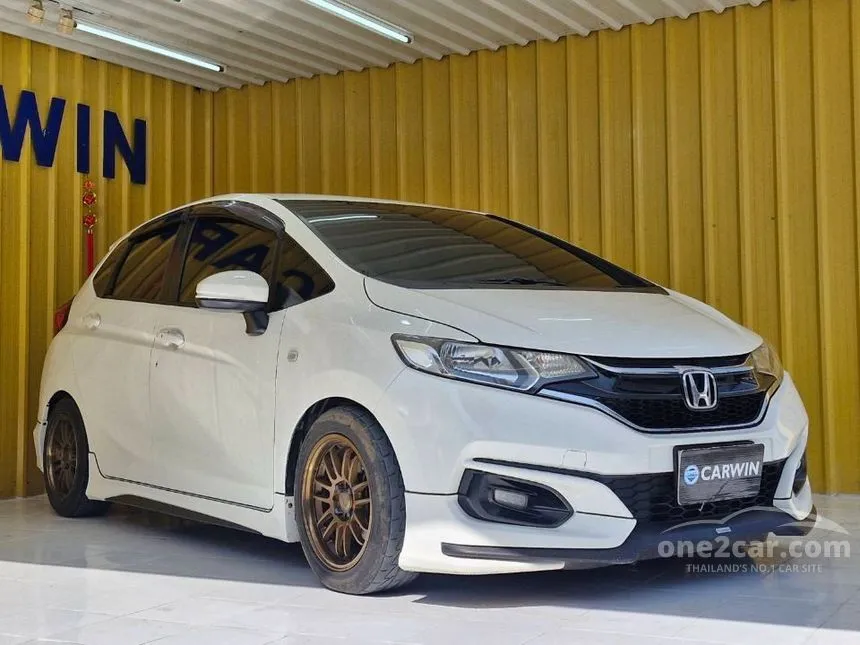 2022 Honda JAZZ V+ Hatchback