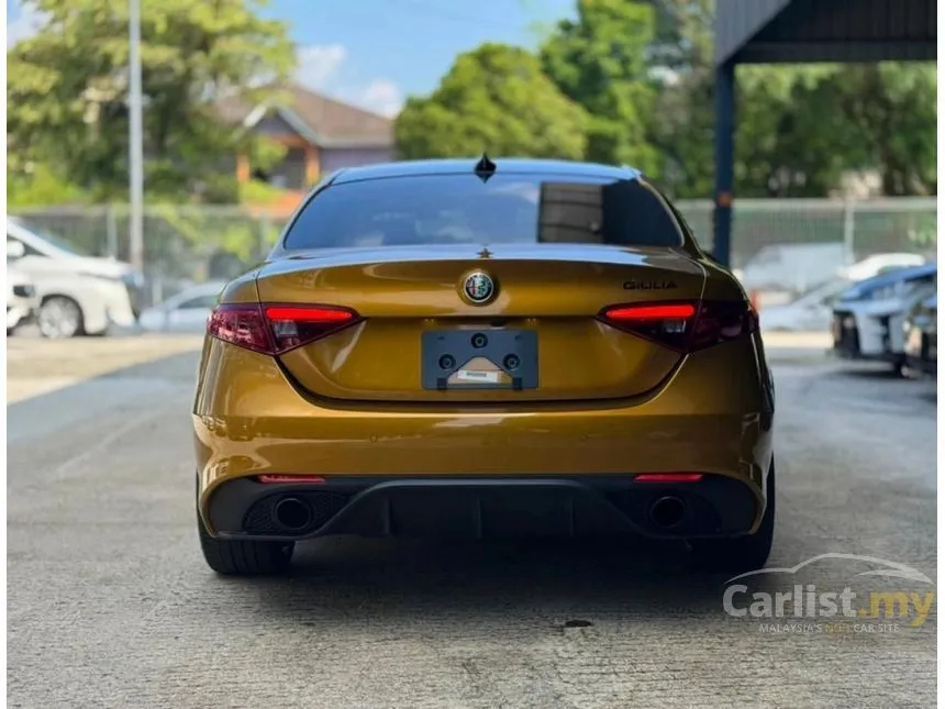 2022 Alfa Romeo Giulia Veloce Sedan