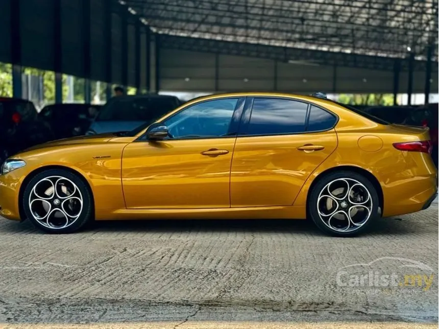 2022 Alfa Romeo Giulia Veloce Sedan