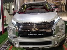 sisa stok nik 2019,xpander cross at putih TDP.200jt bunga 0%. 2thn